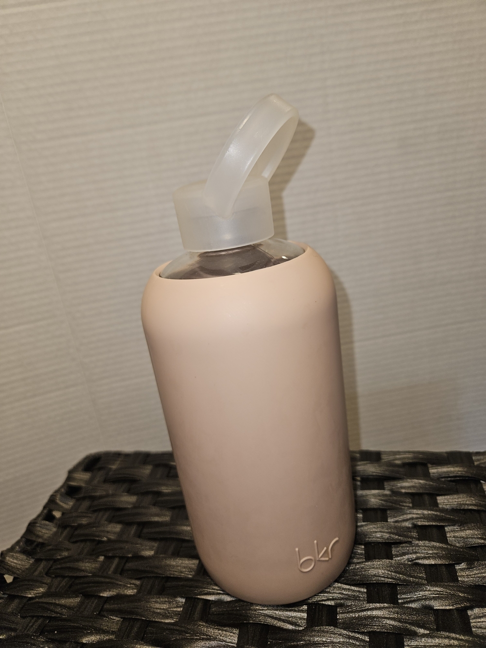bkr blush pink glass water bottle with silicone sleeve16 oz (500 mL) "Little" si